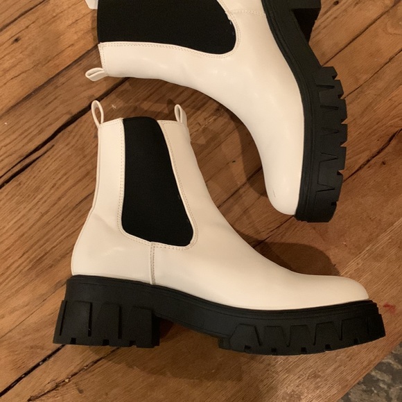 White with black stretch combat boots 7 faux leather forever21 NWOT - Picture 2 of 9